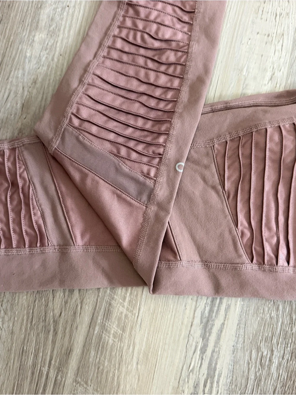 ALO Yoga Ribbed Panel Leggings in Dusty Rose
